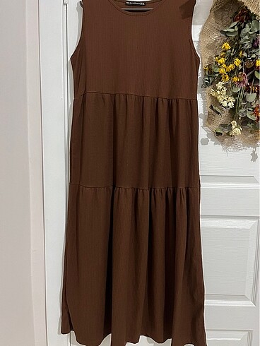 Kahverengi elbise