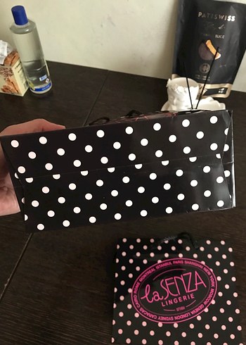 Puantiyeli La senza küçük boy karton poşet - Görsel 4