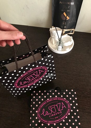 Puantiyeli La senza küçük boy karton poşet - Görsel 3