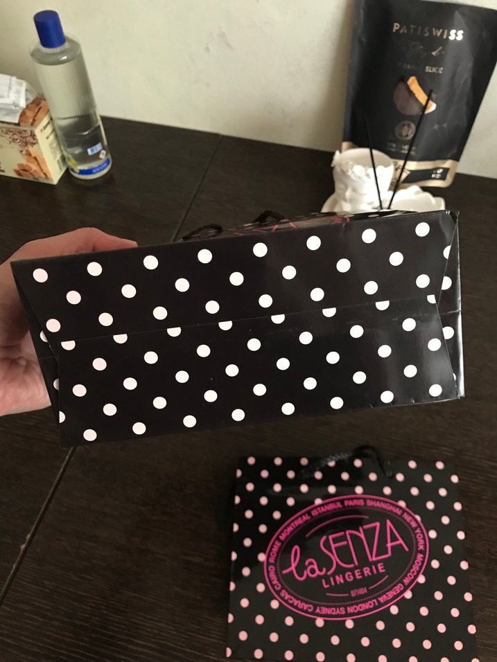 Puantiyeli La senza küçük boy karton poşet - Görsel 4