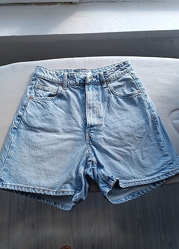 34 Beden mavi Renk Zara Mom Jean şort