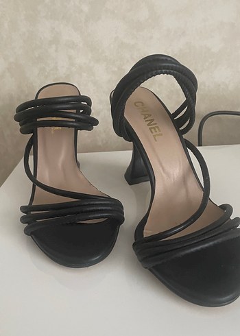 Chanel topuklu sandalet - Görsel 4