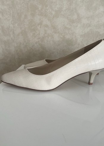 Beyaz Stiletto Topuklu Kadın Babet - Görsel 2