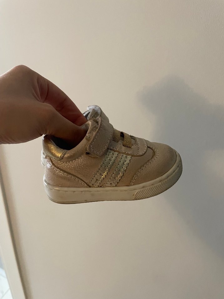 Kız Çocuk Parlak Altın Yılan Desenli ortopedik Ayakkabı - Görsel 2