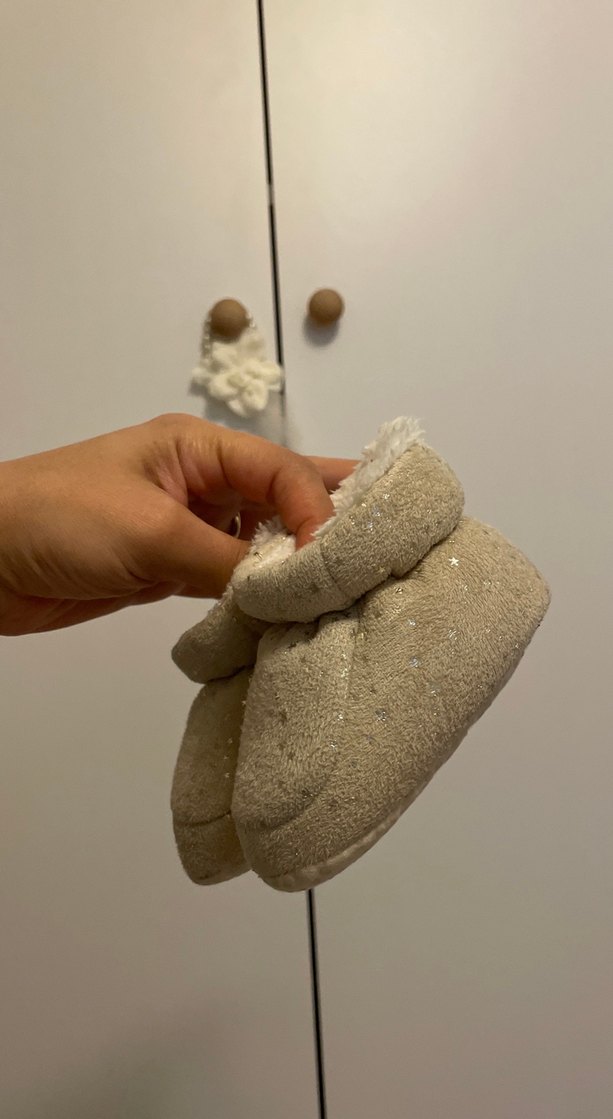 Kız Çocuk Beyaz Peluşlu Sıcak Ev Terliği - Görsel 3