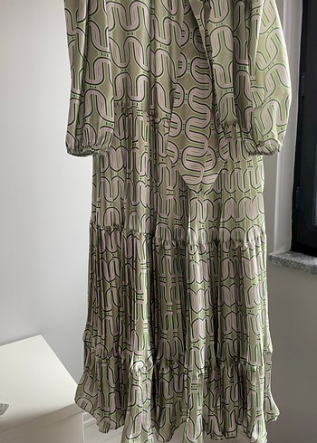 Yeşil Desenli etek kısmı piliseli elbise - Görsel 2