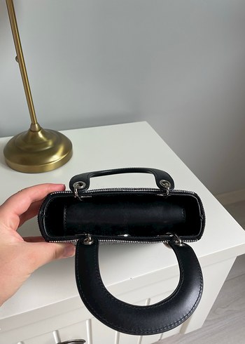 Parlak Payetli Siyah Deri El Çantası - Görsel 4