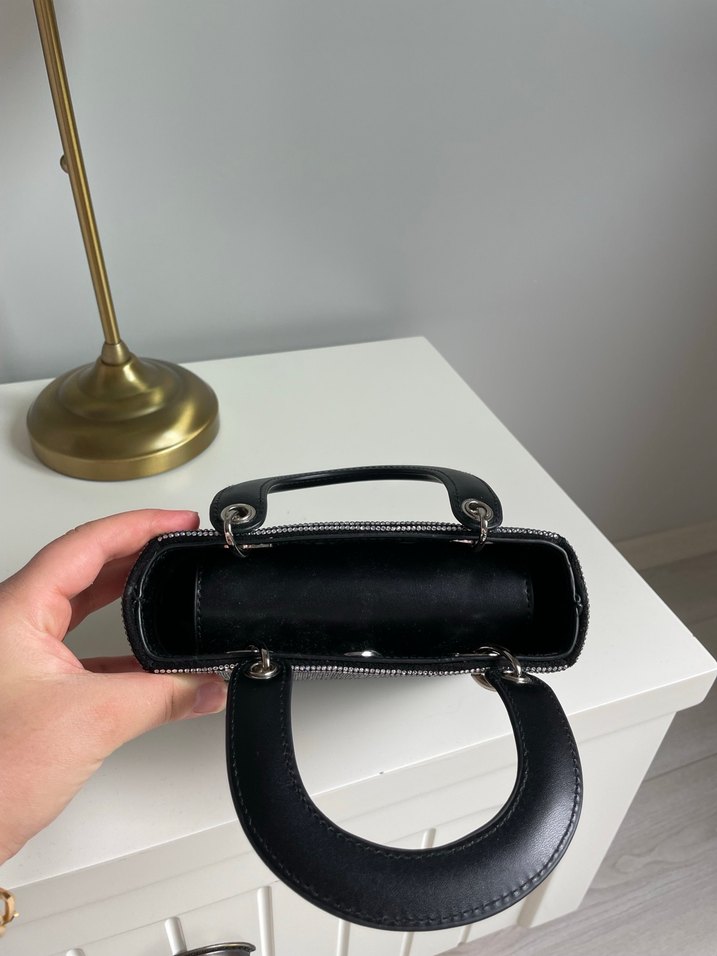 Parlak Payetli Siyah Deri El Çantası - Görsel 4