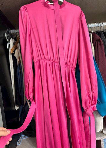 Parlak Pembe Uzun Kollu Saten Elbise - Görsel 2