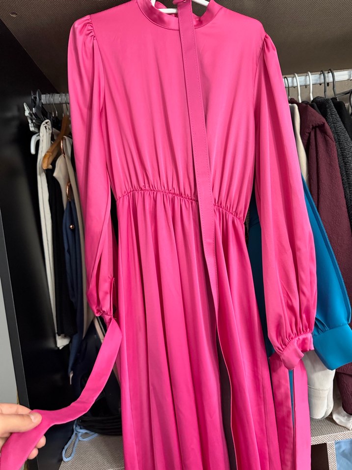 Parlak Pembe Uzun Kollu Saten Elbise - Görsel 2