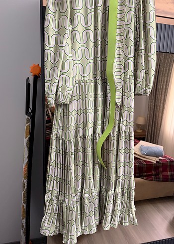 Yeşil Desenli Pileli Uzun Elbise - Görsel 3