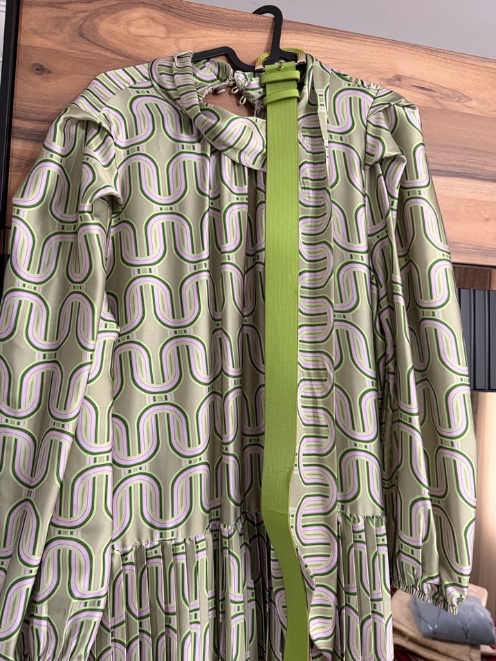 Yeşil Desenli Pileli Uzun Elbise - Görsel 2