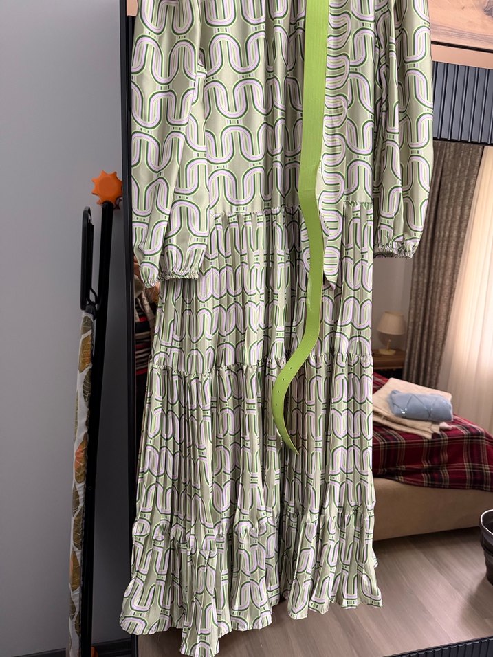 Yeşil Desenli Pileli Uzun Elbise - Görsel 3