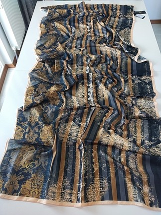 versace yeni sezon şal 