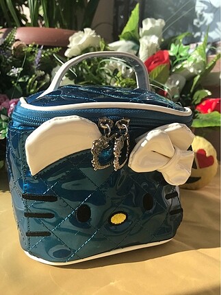 Hello kitty makyaj cantası