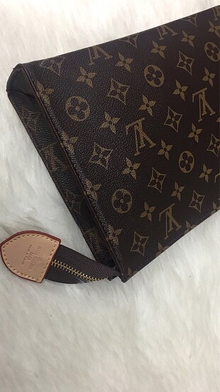 Louis vuitton pörtföy çanta