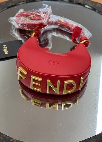  Beden Fendi Graph mini 
