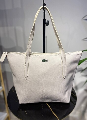 Lacoste kol çantası 