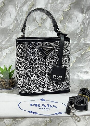 Prada taşlı çanta 