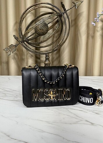  Beden Moschino kalın askılı çanta 