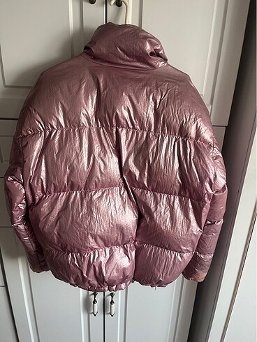 Zara Parlak şişme mont