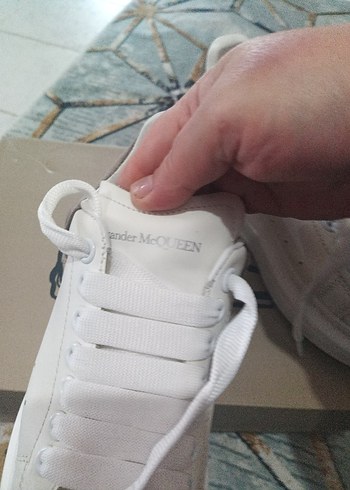 Alexander McQueen 37