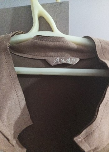 V Yaka Bej Süet Kadın Gömlek - Görsel 3