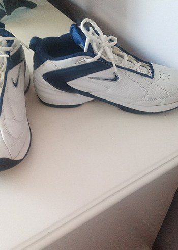 Beyaz Bağcıklı Basketbol Ayakkabısı - Görsel 2