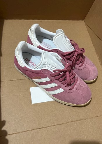 Adidas Pembe Süet Kadın Spor Ayakkabı