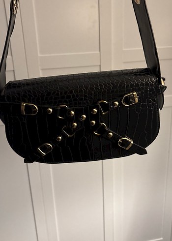 Kilitli Siyah Yılan Derisi Desenli Deri Çanta - Görsel 4