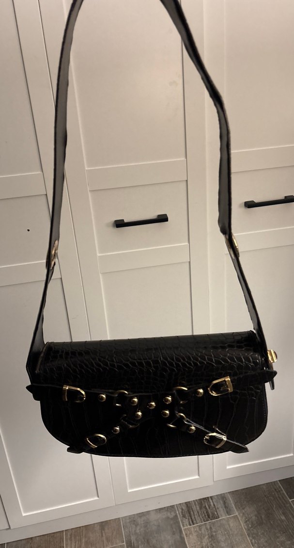 Kilitli Siyah Yılan Derisi Desenli Deri Çanta - Görsel 3