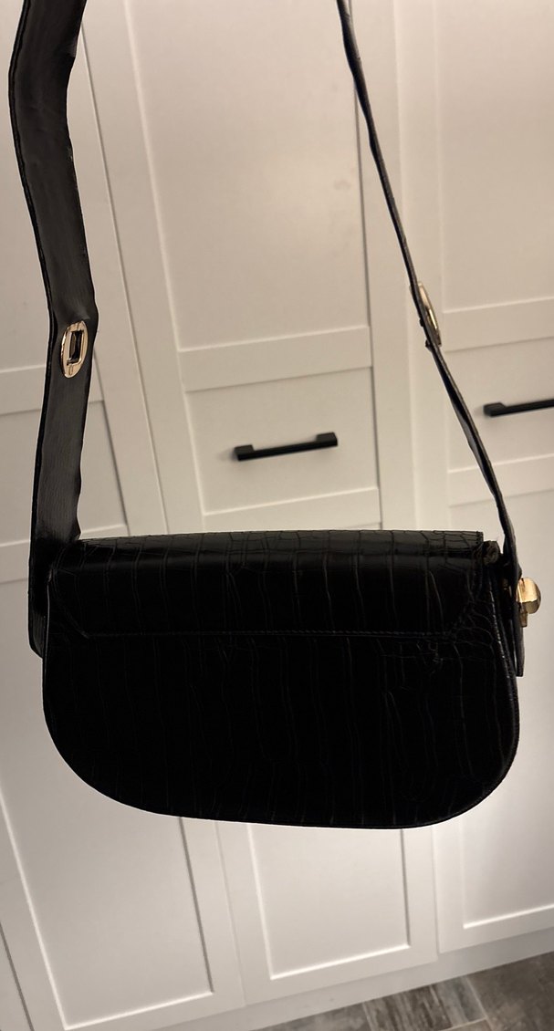 Kilitli Siyah Yılan Derisi Desenli Deri Çanta - Görsel 2