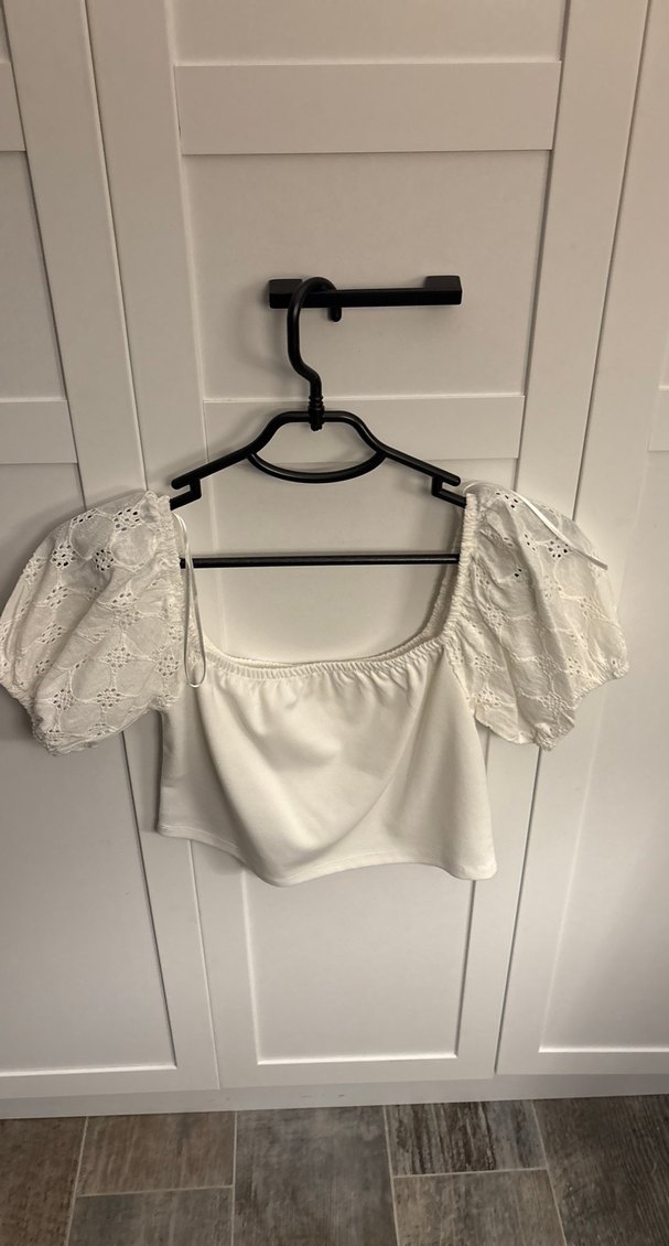 Dantel Detaylı Beyaz Kısa Kollu Bluz - Görsel 3