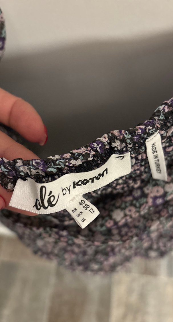 Düğmeli Mini Gri Desenli Bluz - Görsel 3