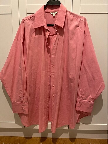 Pembe gömlek