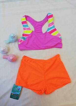 Kız çocuk şortlu bikini takimi