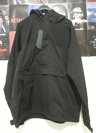 PULL AND BEAR KANGURU MONT