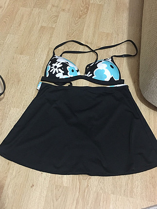 Bikini alt-üst ve etek