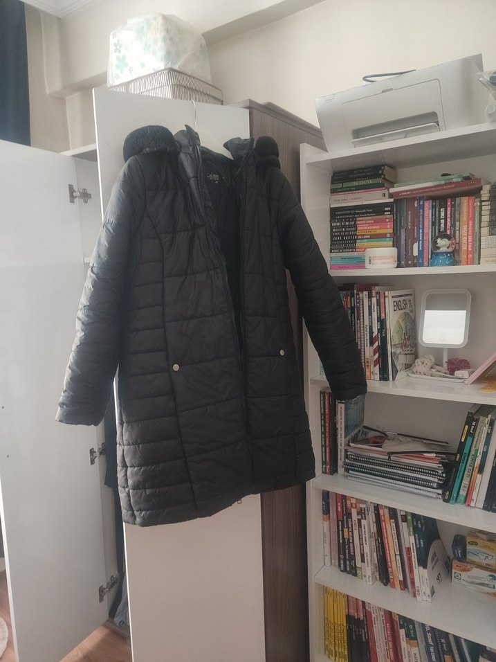 Kemerli Siyah Kadın Kışlık Mont - Görsel 3