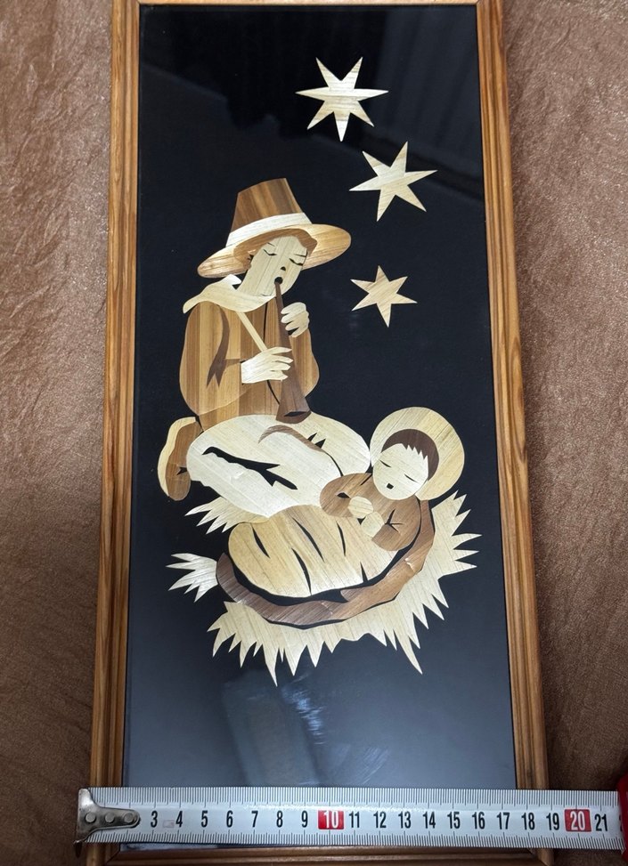 Altın Renkli Karanlık Temalı Tablo - Görsel 3