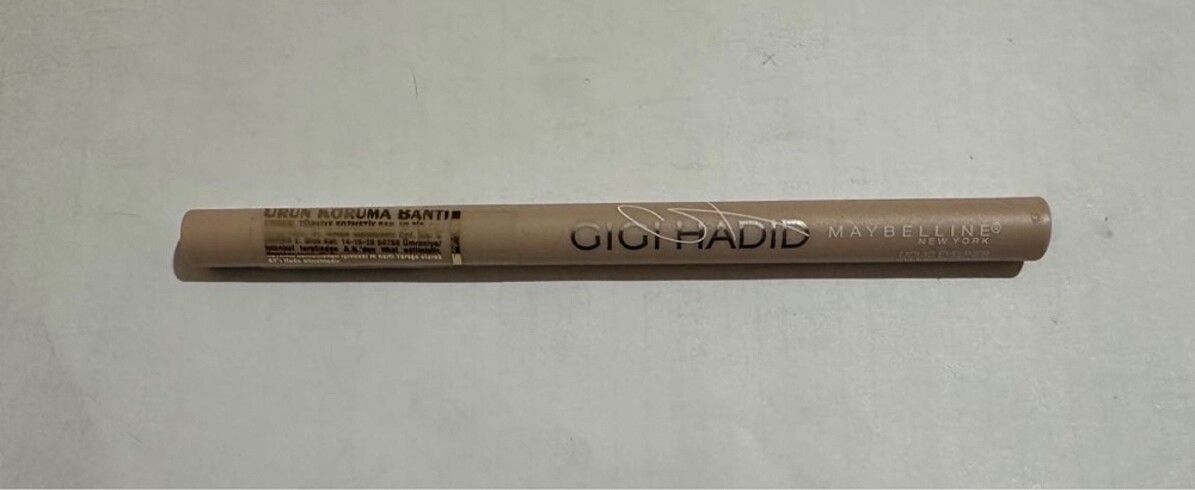  Beden Maybelline Gigi Hadid Eyeliner GG05