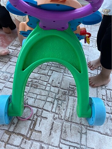 Fisher Price Köpekçik yürüme arkadaşı