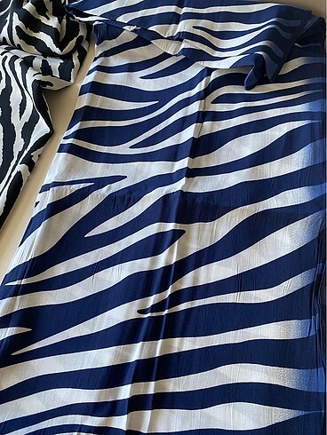 Beden Zebra desenli şal