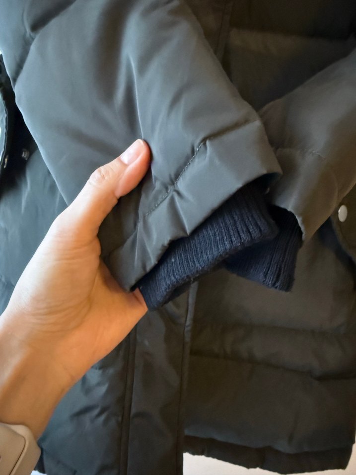 Kaz tüyü şapkalı şişme uzun mont - Görsel 5