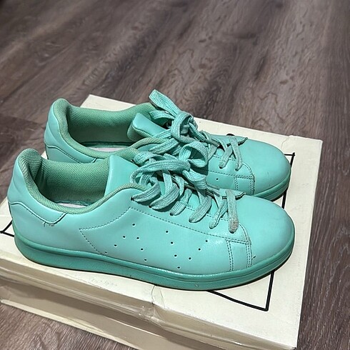 Mint rengi spor ayakkabısı