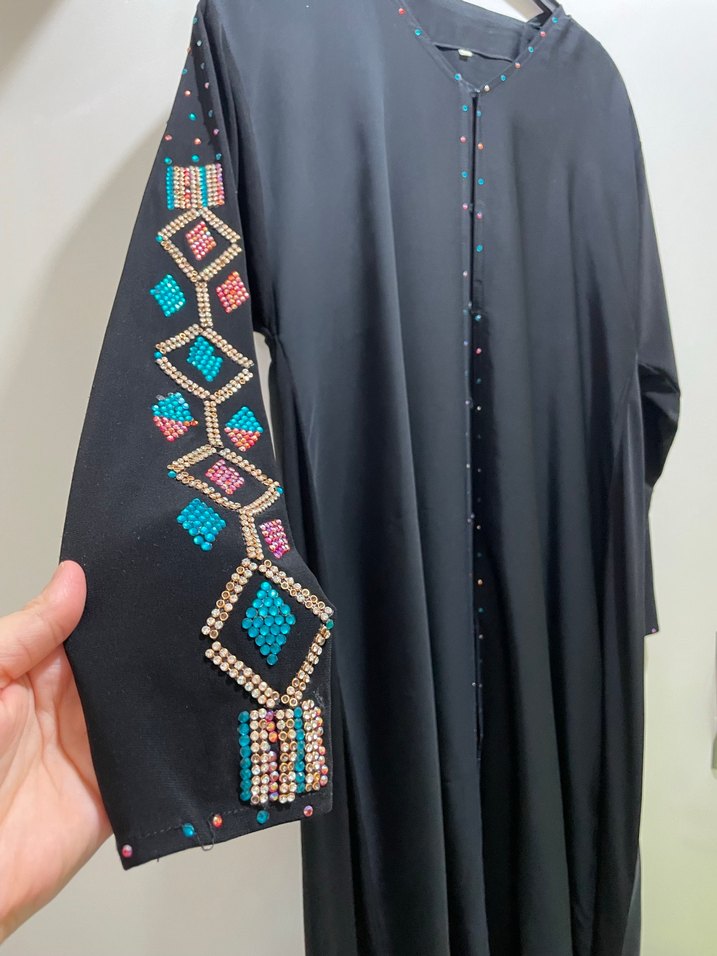 Boncuk İşlemeli Uzun Kollu Ferace - Görsel 4