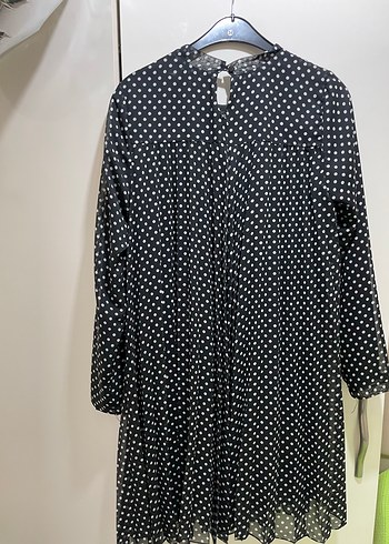 Puantiye Desenli Piliseli Tunik - Görsel 5