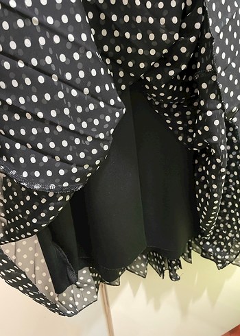 Puantiye Desenli Piliseli Tunik - Görsel 2