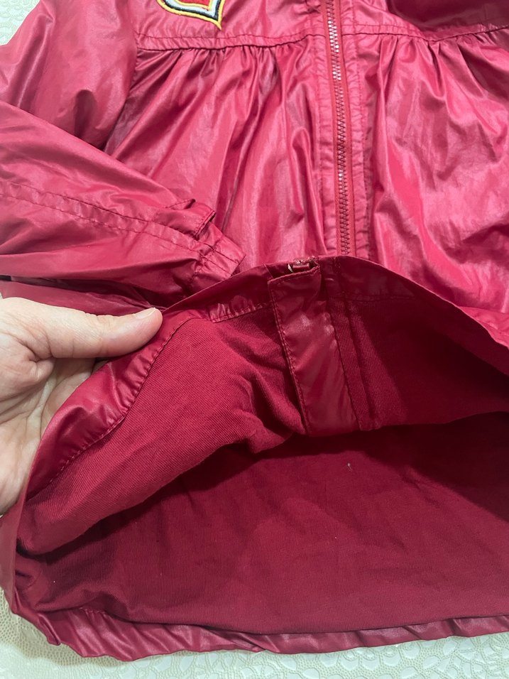 Bordo Kapüşonlu Kız Çocuk Yağmurluk - Görsel 3