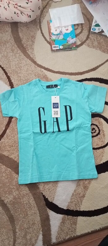 Gap t-shirt